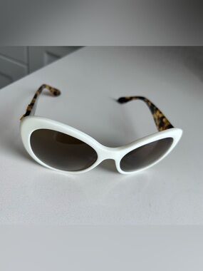 Prada White Cat-Eye Sunglasses with Tortoiseshell Arms